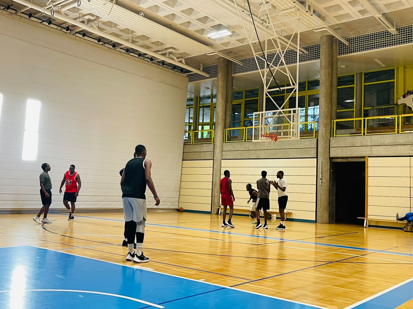LES PREMIERS ENTRAINEMENTS EN SALLE